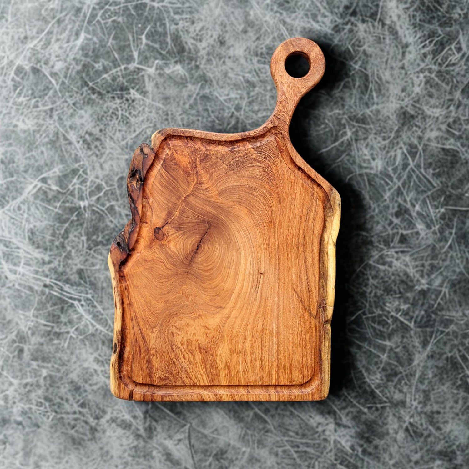Rustic Handcrafted Wooden Cutting & Serving Board - Vinna Home & Kitchen